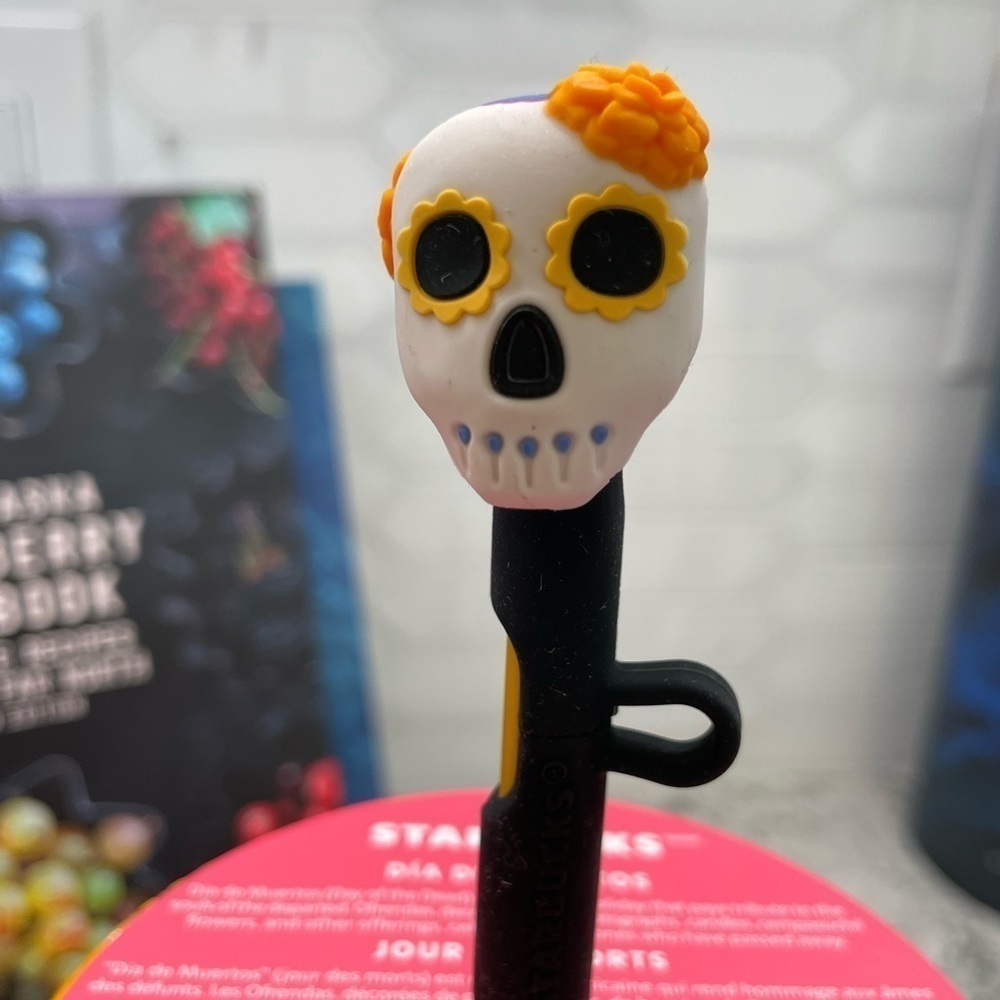 StarbucksDay of the Dead Skull Topper Sorbet Jeweled Gradient Cup. 2024. NWT - Picture 2 of 7